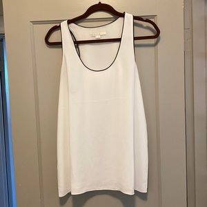 Sleeveless, lined top